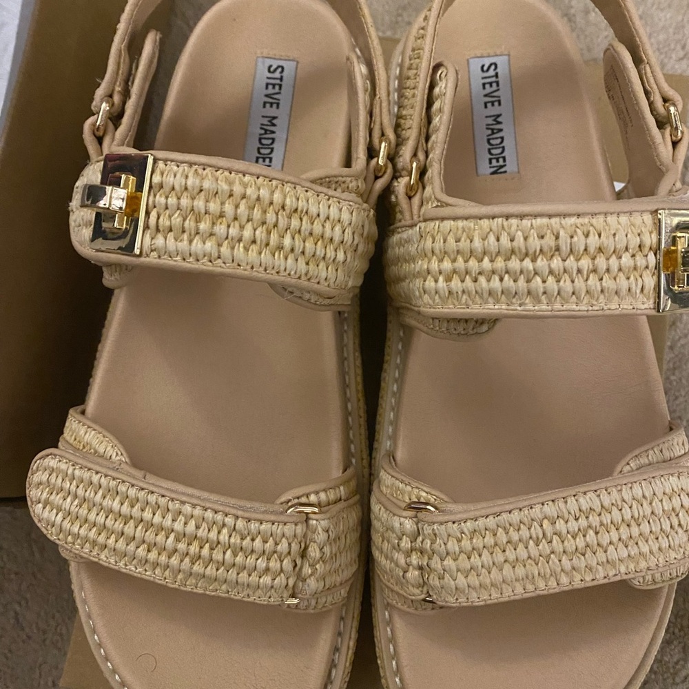 Women Steve Madden Bigmona Nat Raffia Sandals size 12.